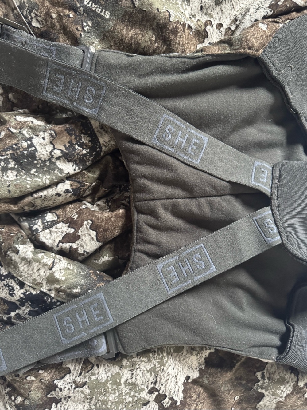 “SHE” women’s outdoor insulated bibs camo - Picture 4 of 5